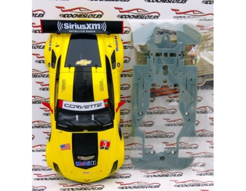 CARROCERIA CORVETTE AMARILLO Y CHASIS C7R MEDIUM REF.SC6650b SCALEAUTO